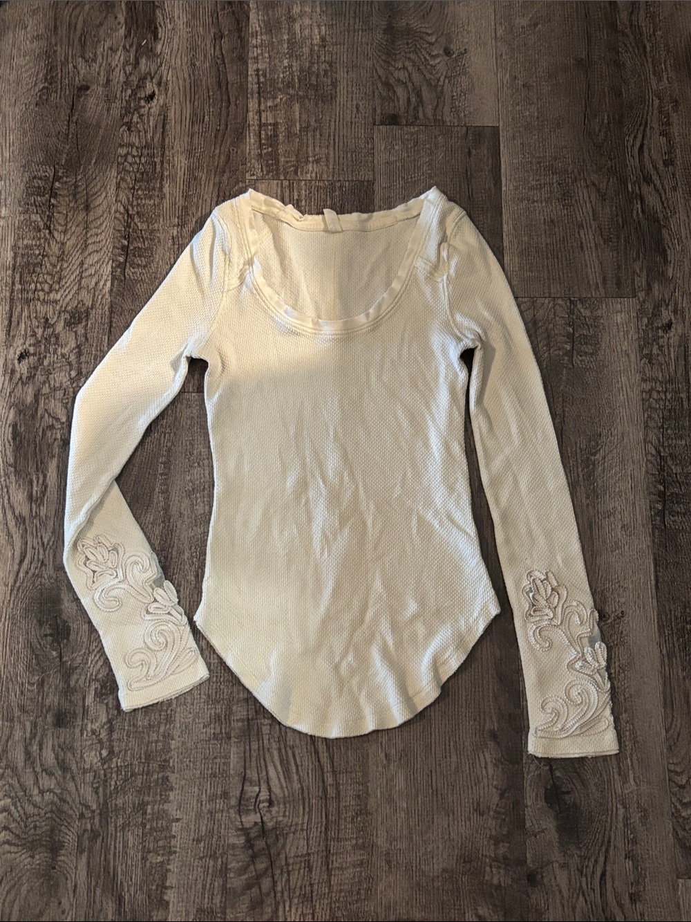 Free People Scoop Neck Henley with Sleeve Detail - Cream - Size Small